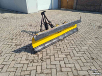 Rubber yard scraper  Modder/sneeuwschuif