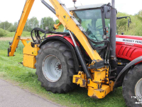 Tractor Massey Ferguson 6480 met Herder Grenadier MBK518LS maaiarm