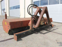 Sweeper Hekamp VM205 hydraulische veegmachine rolbezem met aangebouwde rubberschuif