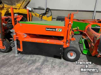 Onion harvester Holaras Uienloofmaaier Type UM 210-F 2408-3111 en Uienrooier type Type UR 205-DB 2408-3112