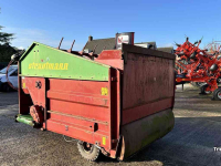 Silage-block distribution wagon Strautmann BVW Blokkenverdeelwagen / Blokkendoseerwagen
