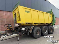 Manure spreader  Mestbreker Met Kurstjens onderstel