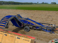 Onion harvester SU-Tech uienlader met doorvalmat