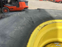 Wheels, Tyres, Rims & Dual spacers  Set banden 30.5xLR32