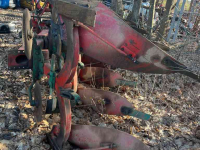 Ploughs Kverneland 4 schaar ploeg
