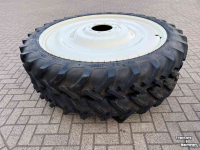 Wheels, Tyres, Rims & Dual spacers Alliance 230/95R48 + 230/95R32 incl. vaste velgen NH