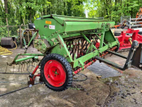 Seed drill Hassia DU 300 zaaimachine