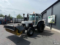 Tractor Ford 6610 met rolbezem