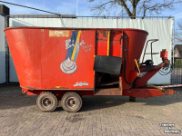 Vertical feed mixer Peecon Biga Twin Eco 15 m3 voermengwagen