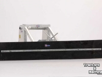 Other livestock equipment and accessories Qmac Gummischieber für Ställen 180cm Anbau Manitou