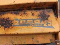 Sweeper Bema 2300 veegmachine Bema 25 met driepunt en Ahlmann shovel aansluiting rolbezem rolveger