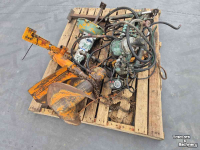 Diverse used spare-parts Conver Diverse onderdelen Stuur / pompen / schroef / ventielenblok/ cilinders