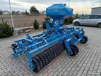 Overseeder  Grass mix plus 5m