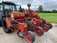 Seed drill Becker 4 rijer maiszaaimachine