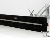 Other livestock equipment and accessories Qmac Rubber feed scrapers 1.50 mtr hookup Fuchs