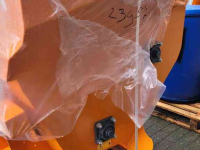 Sawdust spreader for boxes Flingk KSS 1015.  Nieuw
