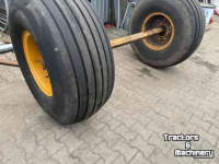 Wheels, Tyres, Rims & Dual spacers Vredestein 20.07/70-20   ( 2 stuks met as)