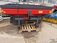 Fertilizer spreader Vicon Kunstmeststrooier gedragen
