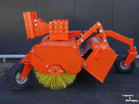 Sweeper Hofstede veegmachine Model  SMART verwisselbaar aankoppel bord ook met Knikmops etc aankoppeling