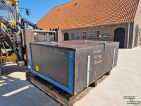 Other machines and accessories for the workshop and yard  Opslag box om aan de trekker te bevestigen