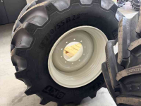 Wheels, Tyres, Rims & Dual spacers BKT 900/50R42 + 710/55R28 of 710/55R30