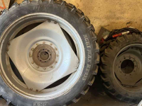 Wheels, Tyres, Rims & Dual spacers Michelin 230/95 R32 en 270/95R48