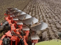 Ploughs Kuhn Vari Master 6 Onland Eco