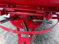 Fertilizer spreader Lely 1250 liter