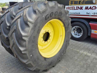 Wheels, Tyres, Rims & Dual spacers Good Year 650/75R38 19mm op JOHN DEERE velgen