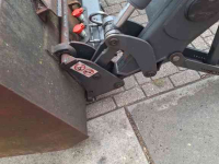 Front-end loader  Manip MP100