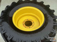 Wheels, Tyres, Rims & Dual spacers BKT TREKKERBANDEN SET T.B.V. JD COMPACTTREKKER