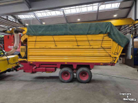 Vacuum sweeper  Zuigwagen op tandem met eigen motor
