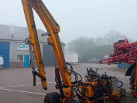Mowing arm with flailmower Bos HE6000C