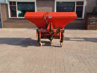 Fertilizer spreader Kuhn MDS 701 KUNSTMESSTROOIER