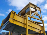 Bulk box tipper Tong Kisten-kantelaar met afvoerband / uitvoerband 2500X2000 mm