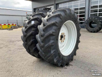 Wheels, Tyres, Rims & Dual spacers Pirelli 520/70 R38 banden op velg