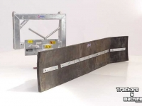 Rubber yard scraper Qmac Rubber feed scraper 2.10 mtr Hookup Weidemann