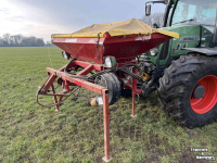 Front hopper seed drill Lely Frontzaaimachine