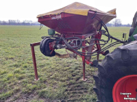 Front hopper seed drill Lely Frontzaaimachine