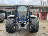 Tractor Valtra T214 Versu