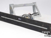 Other machines and accessories for the workshop and yard Qmac Gummischieber für Boden mit Claas Targo Anbau