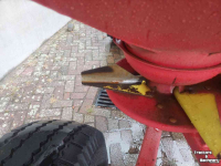 Fertilizer spreader Lely LE