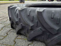Wheels, Tyres, Rims & Dual spacers  270/95R32