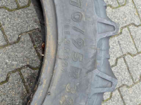Wheels, Tyres, Rims & Dual spacers  270/95R32