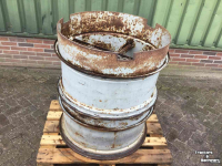 Wheels, Tyres, Rims & Dual spacers  38x44