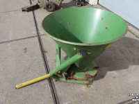 Fertilizer spreader Amazone EK200 kunstmeststrooier zoutstrooier zandstrooier