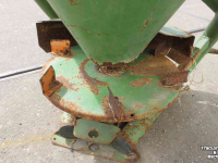 Fertilizer spreader Amazone EK200 kunstmeststrooier zoutstrooier zandstrooier