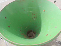 Fertilizer spreader Amazone EK200 kunstmeststrooier zoutstrooier zandstrooier